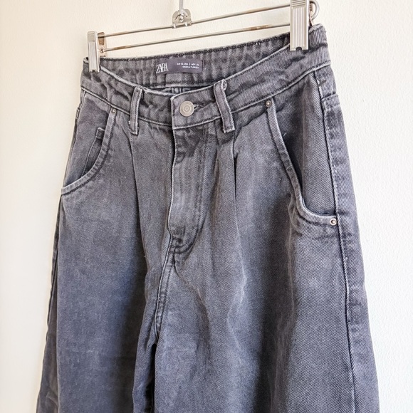 Zara Washed Black High Waisted Cropped Mom Jeans - Picture 9 of 15